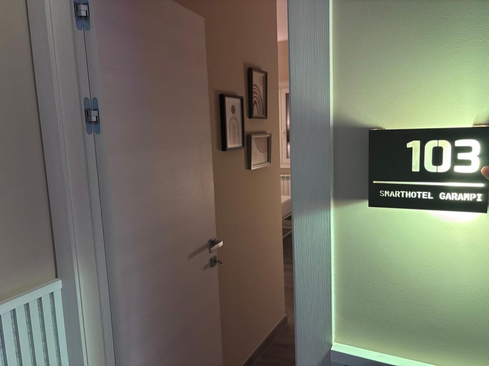 Smarthotel Garampi Bed and Breakfast in Rome