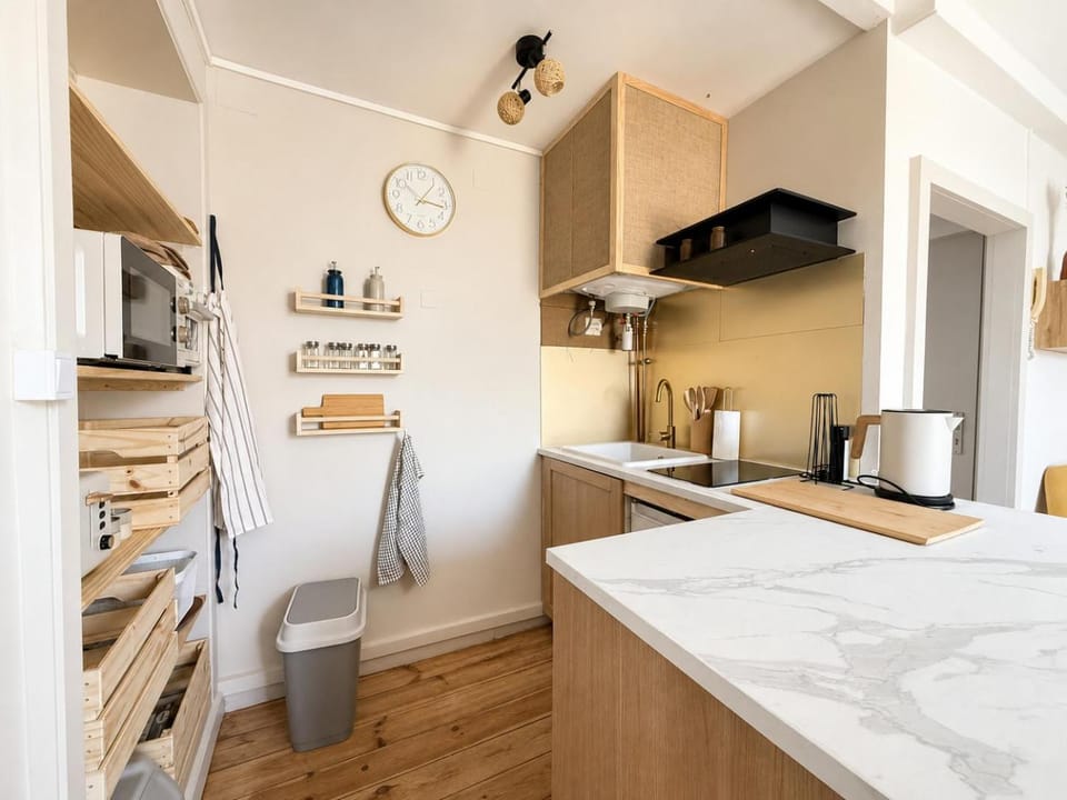 Kitchen or kitchenette, oven, stove