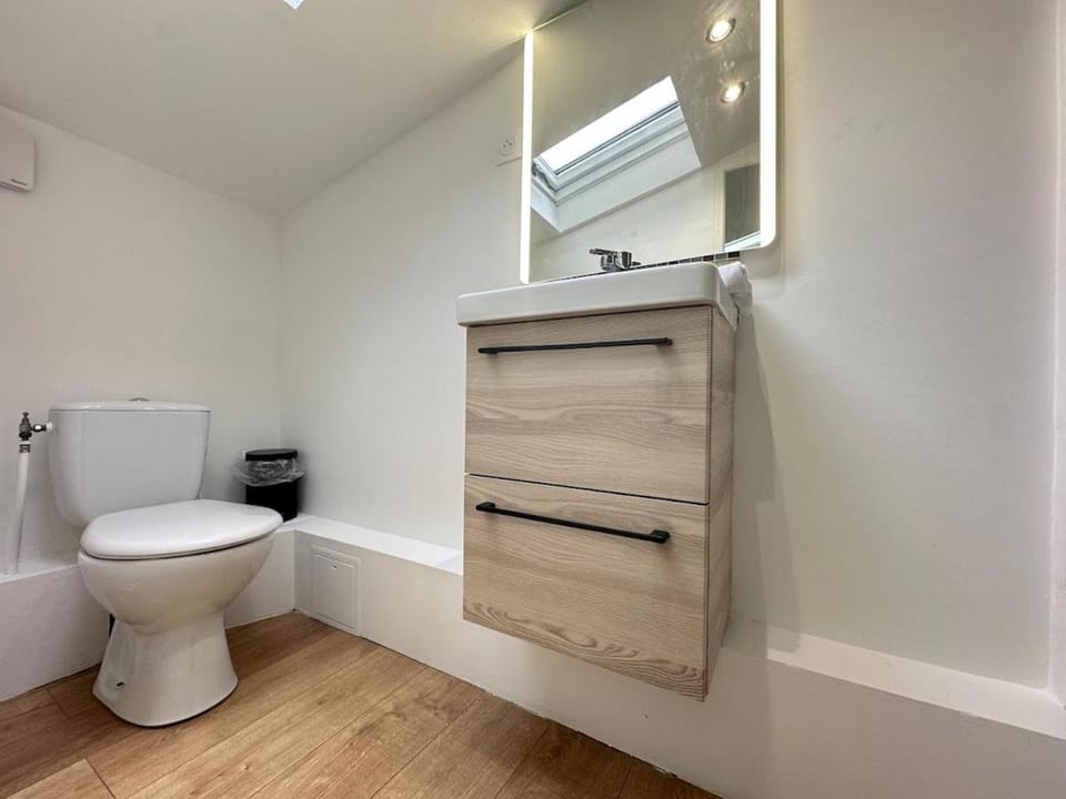 Toilet, Bathroom