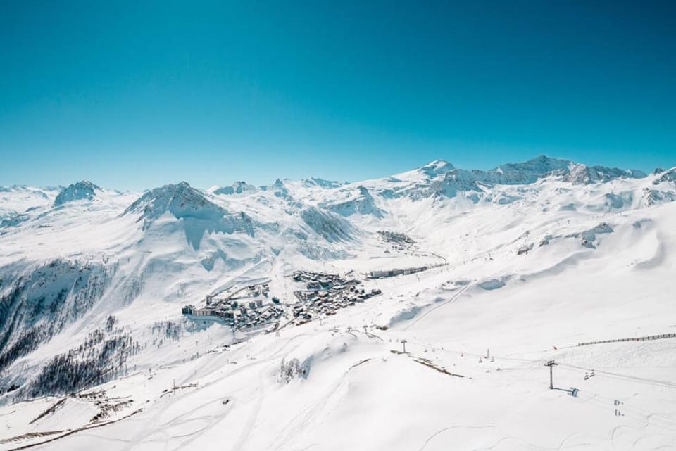 7ème ciel Tignes 2100m - Vue lac du chevril & Grande Sassière - 4 pers Apartment in Tignes