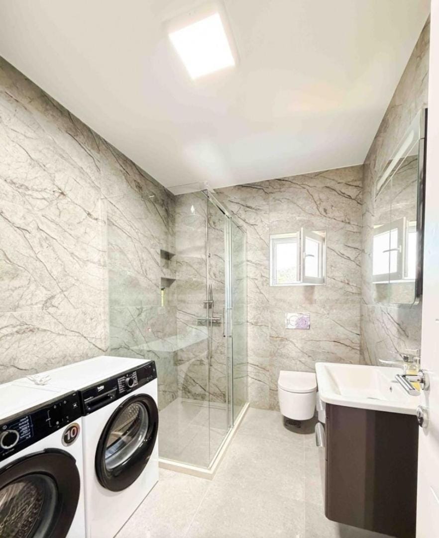 Shower, Toilet, Bathroom, washing machine, dryer