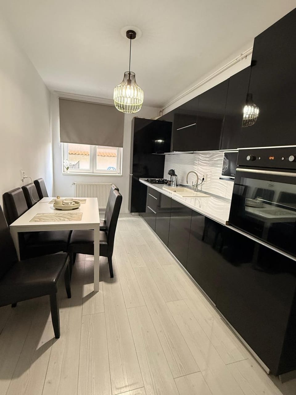 Kitchen or kitchenette, Dining area, dishwasher, stove