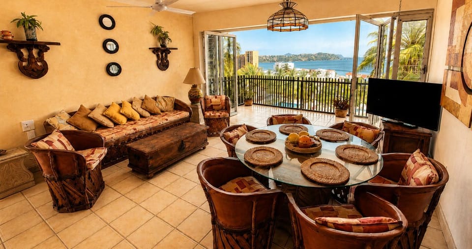 TV and multimedia, View (from property/room), Balcony/Terrace, Living room, Seating area, Dining area