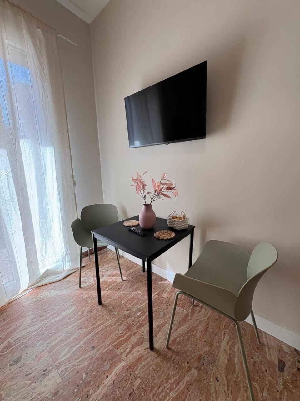 ASCHENEZ 26 ROOMS & SUITEs Bed and Breakfast in Reggio Calabria