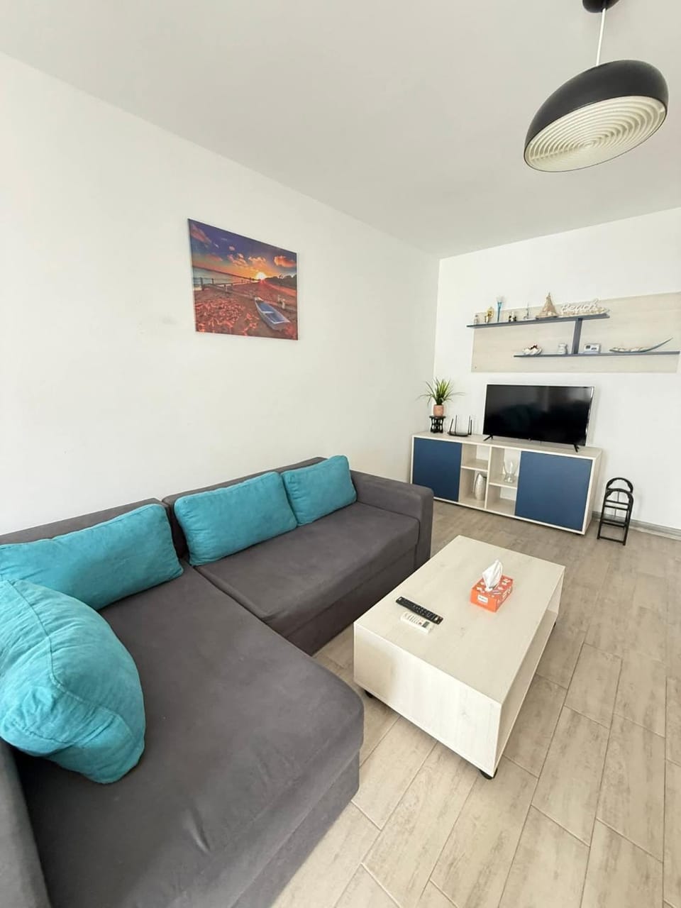 Kitchen or kitchenette, Living room
