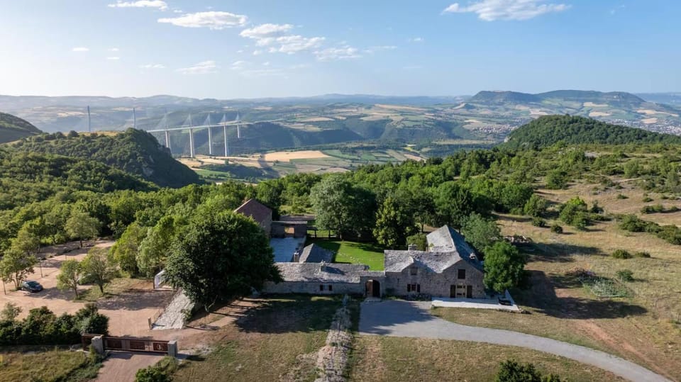 Chambre de charme dans une bergerie rénovée Apartment in Occitanie