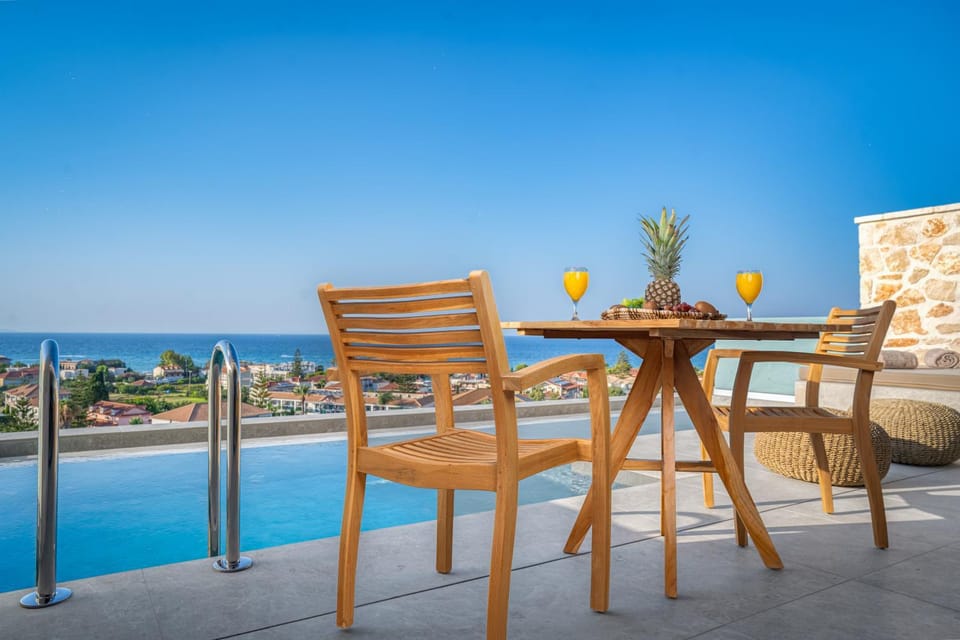 Patio, Day, Natural landscape, View (from property/room), Balcony/Terrace, Dining area, Pool view, Sea view, Swimming pool, sunbed