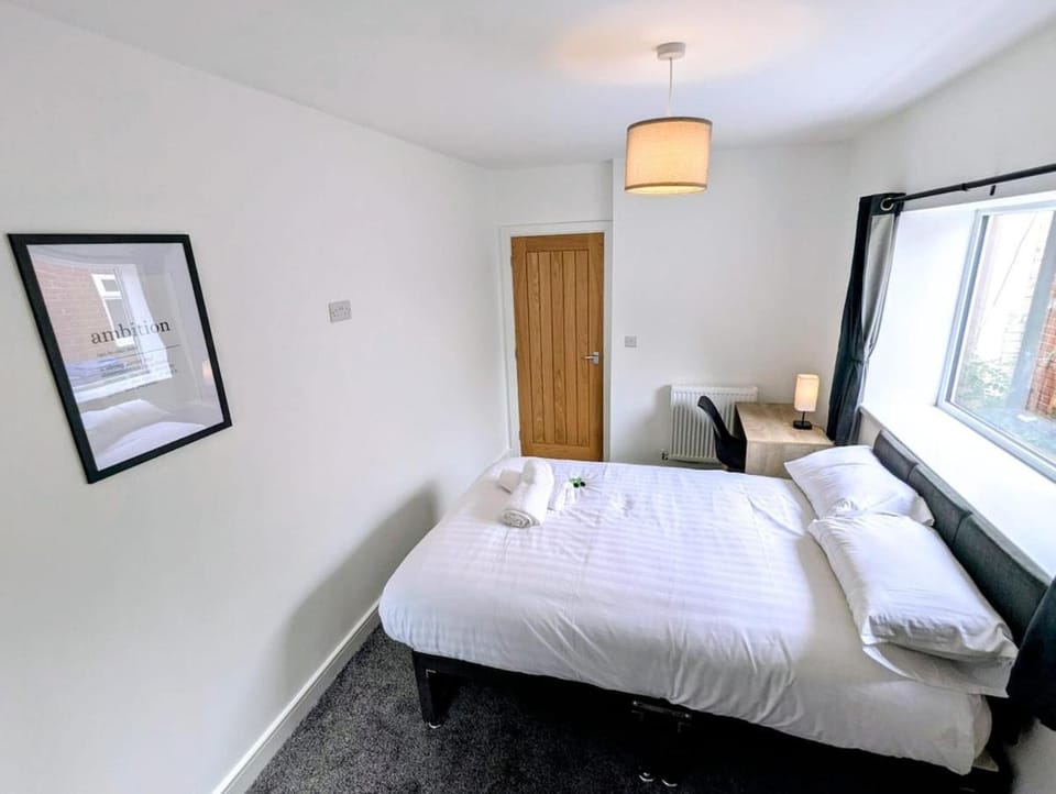 1 - Cosy Brand New 1 Bedroom Apartment - Wi-fi Apartment in Stoke-on-Trent