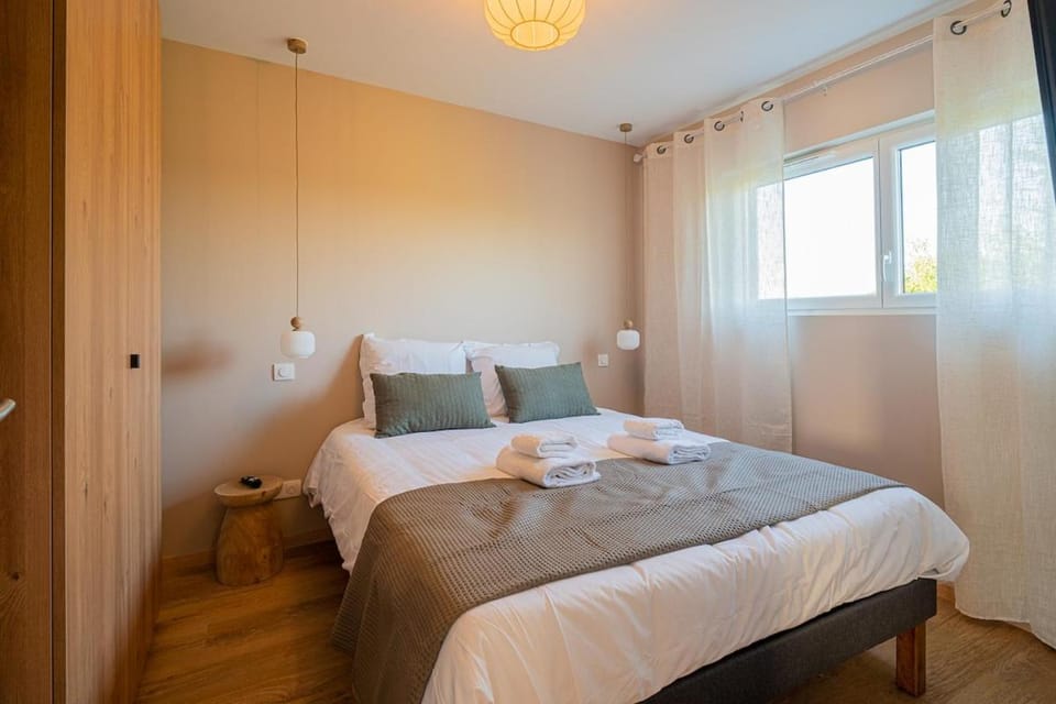Bed, Photo of the whole room, Bedroom, towels, wardrobe