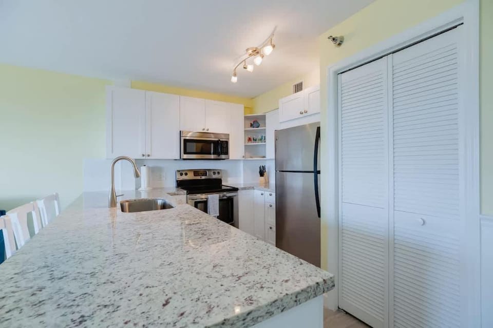Bright Sunny Suite with Magnificent Ocean Views OP3303 House in Tavernier