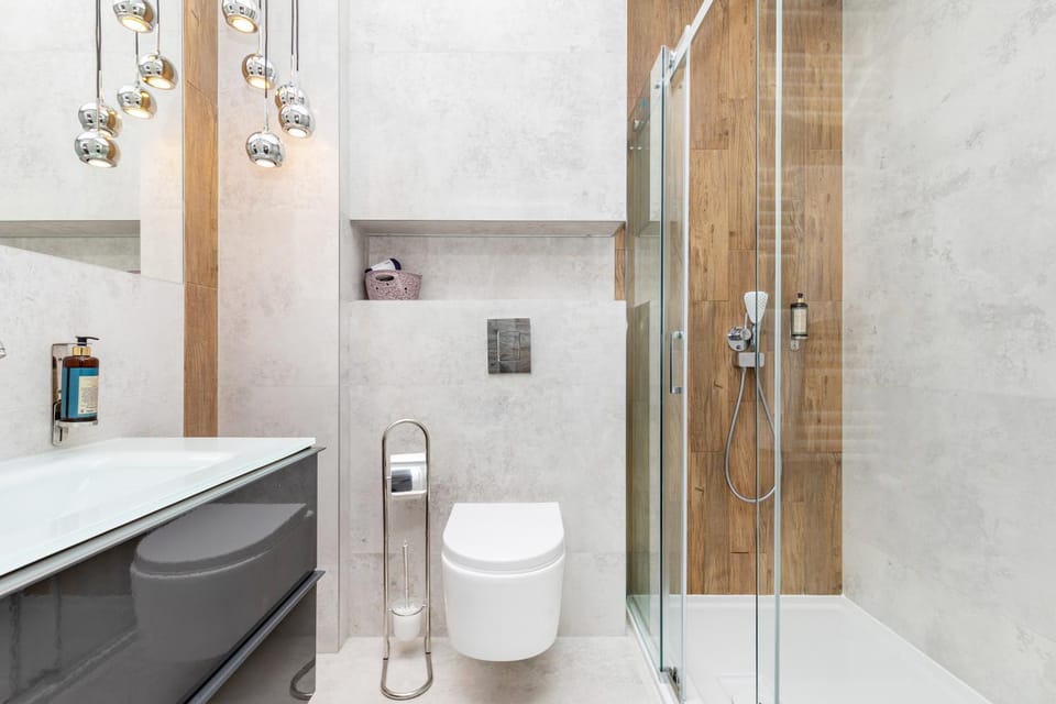 Shower, Toilet, Bathroom