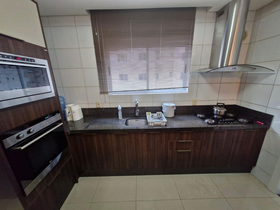 Communal kitchen, Area and facilities