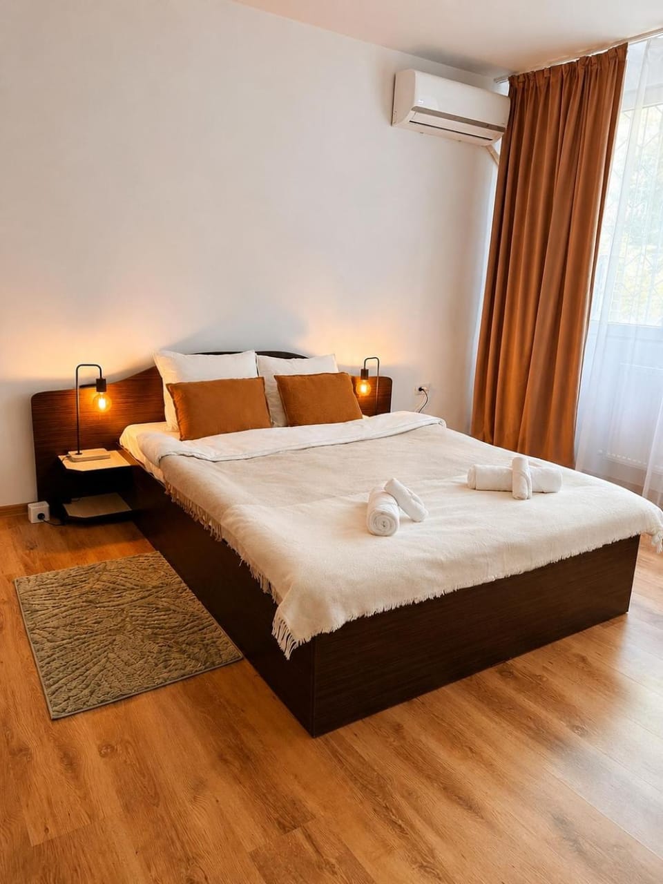 Bed, Bedroom, air conditioner