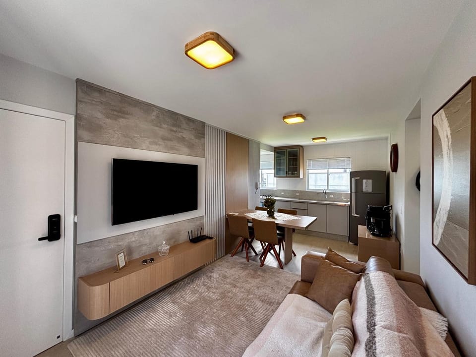 Apartamento Moderno, Confortável, 2 Quartos e Ótima Localização! Apartment in State of Santa Catarina