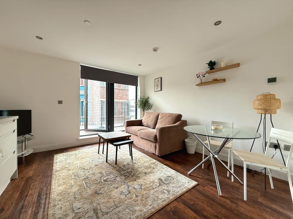 TV and multimedia, Living room, Dining area
