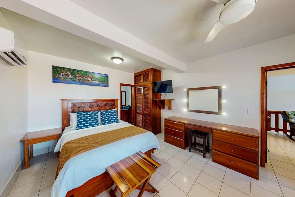 Ocean View 3BR Condo at Caribe Island House in Belize District