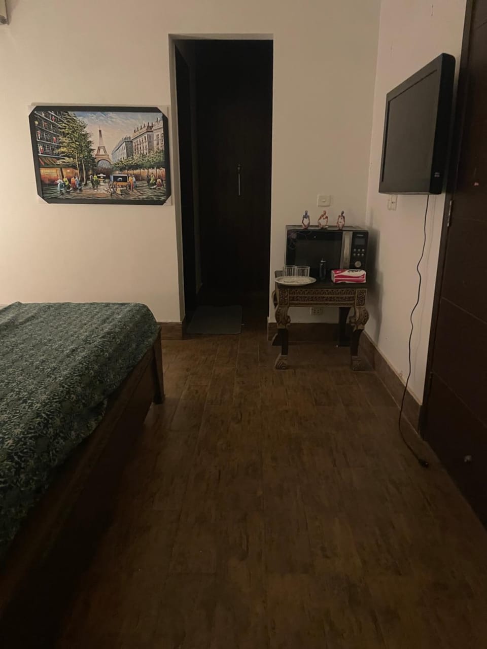 Executive Guest Room - Helcion Residency Bed and Breakfast in Lahore