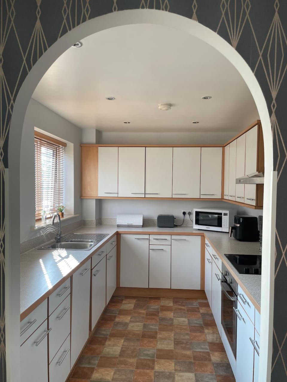 'Holland Heights' First floor apartment, 2 bedrooms sleeps 4, Allocated parking space, fast fibre broadband, Work station, Apartment in Loughborough