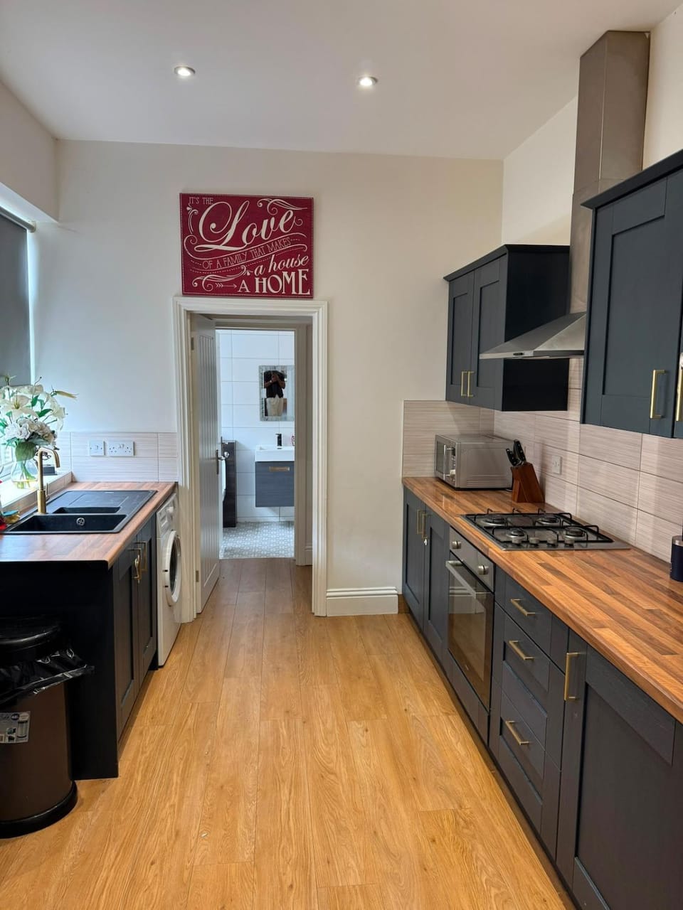 Kitchen or kitchenette, oven, stove