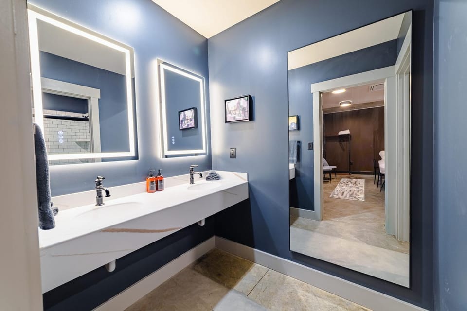 A12 Justify B01 Suite Hotel in Jefferson County
