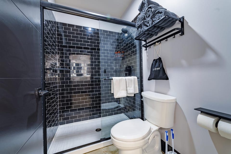 A12 Gallant Fox B02 Suite Hotel in Jefferson County