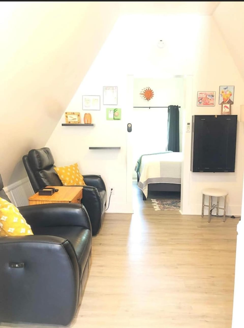 Communal lounge/ TV room, Living room, Seating area