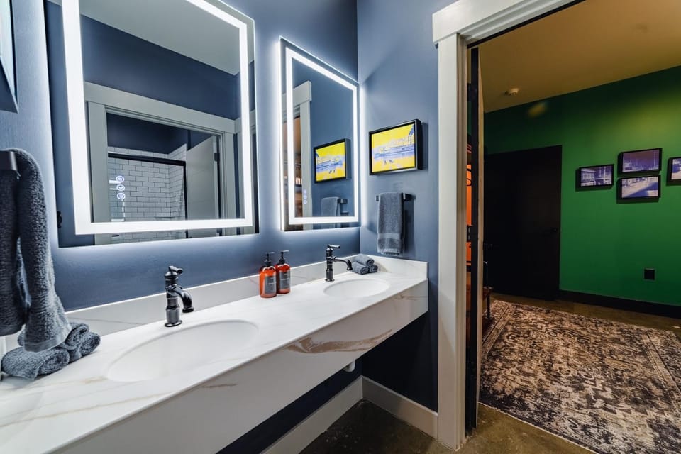 A12 Count Fleet 2200 Suite Hotel in Jefferson County