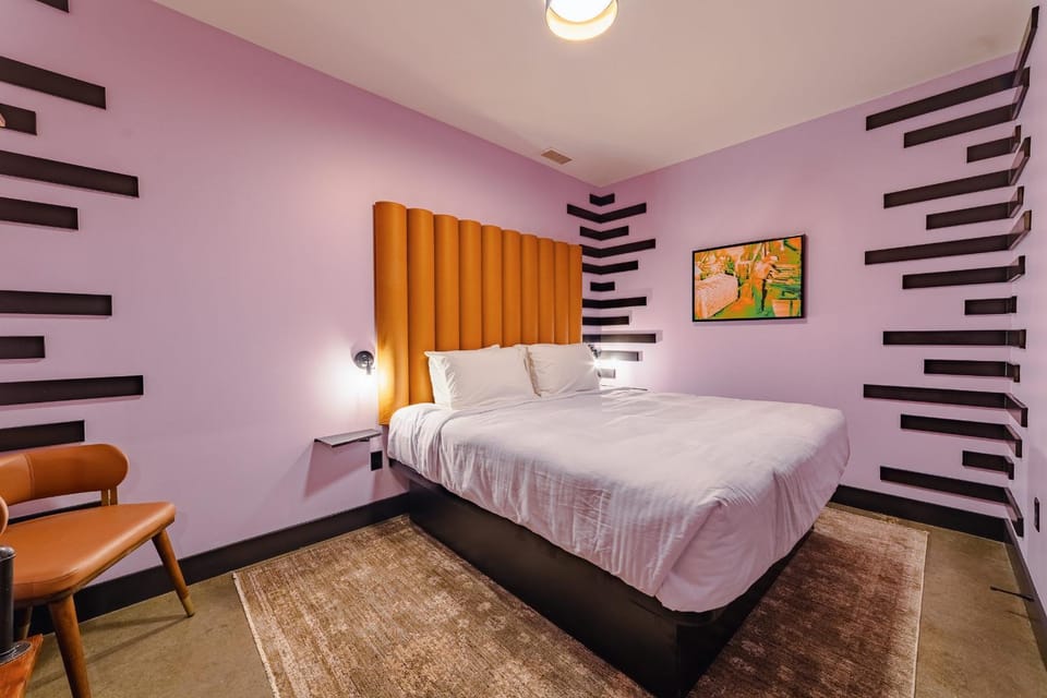 A12 American Pharoah 2300 Suite Hotel in Jefferson County