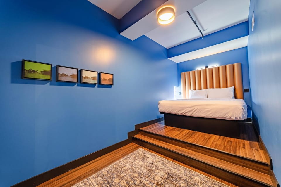 A12 Secretariat 2400 Suite Hotel in Jefferson County
