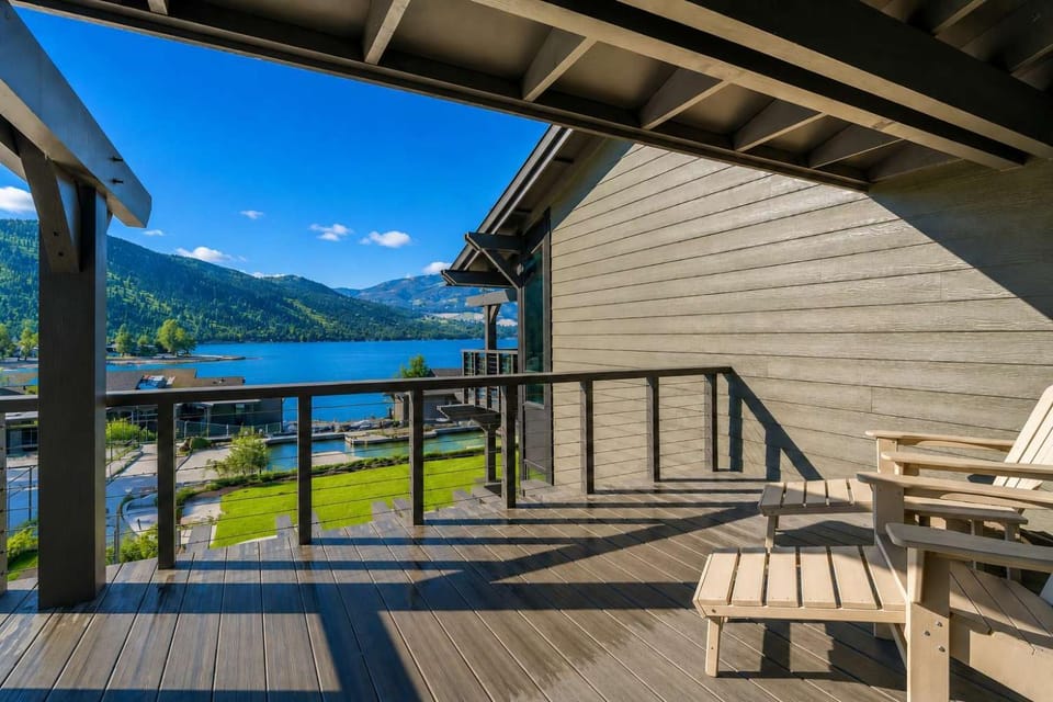 Stylish Lakefront Condo F5 Wapato Point Chelan House in Manson