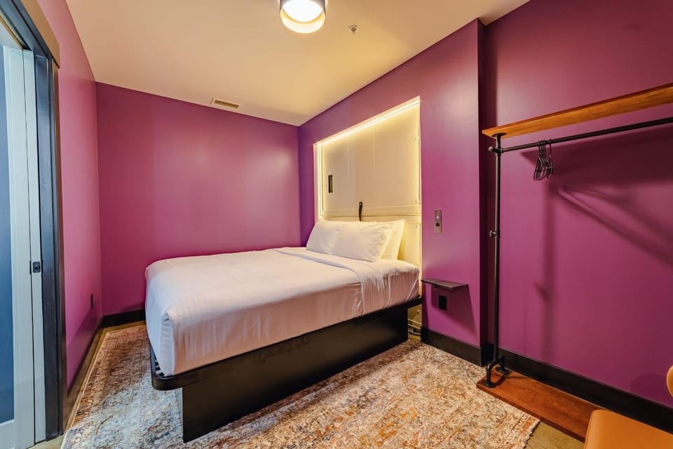 A12 The Paddock Superfecta Suite Hotel in Jefferson County
