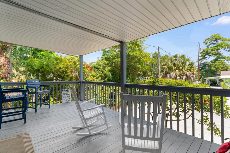 Patio, Day, Balcony/Terrace, Seating area