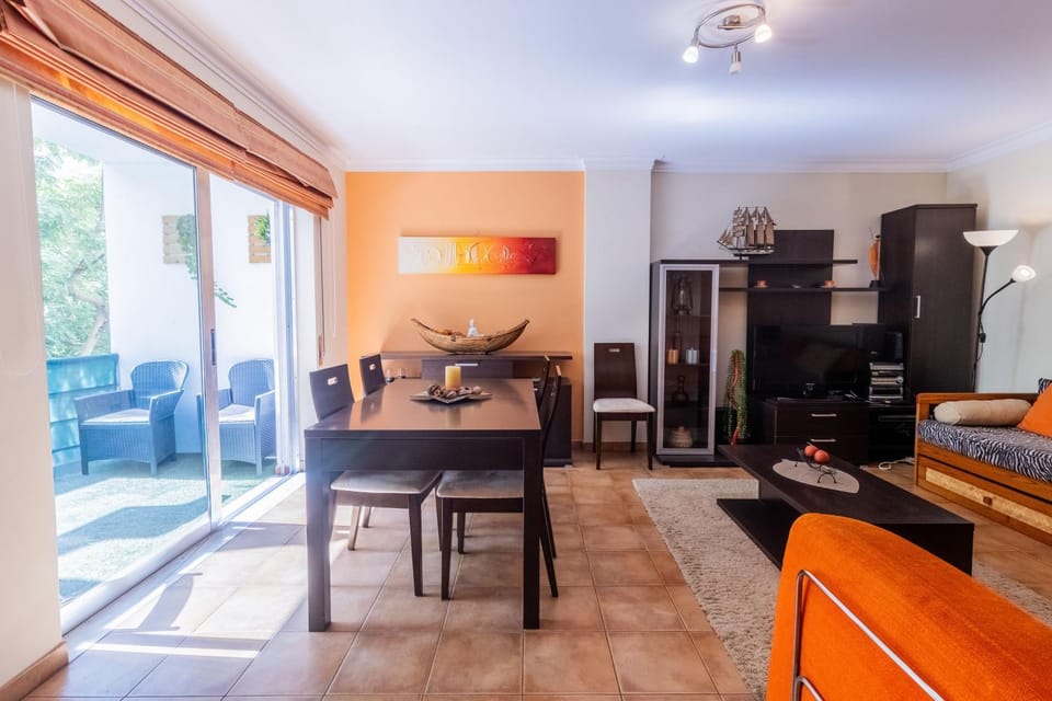 Living room, Seating area, Dining area