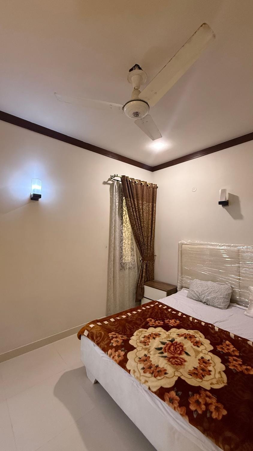 RoN building Ground portion Apartment in Karachi