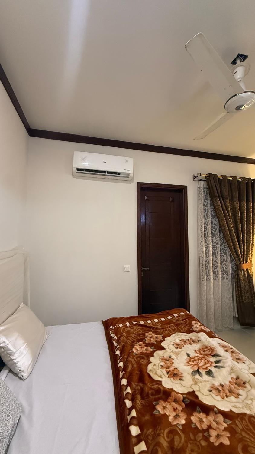 RoN building Ground portion Apartment in Karachi