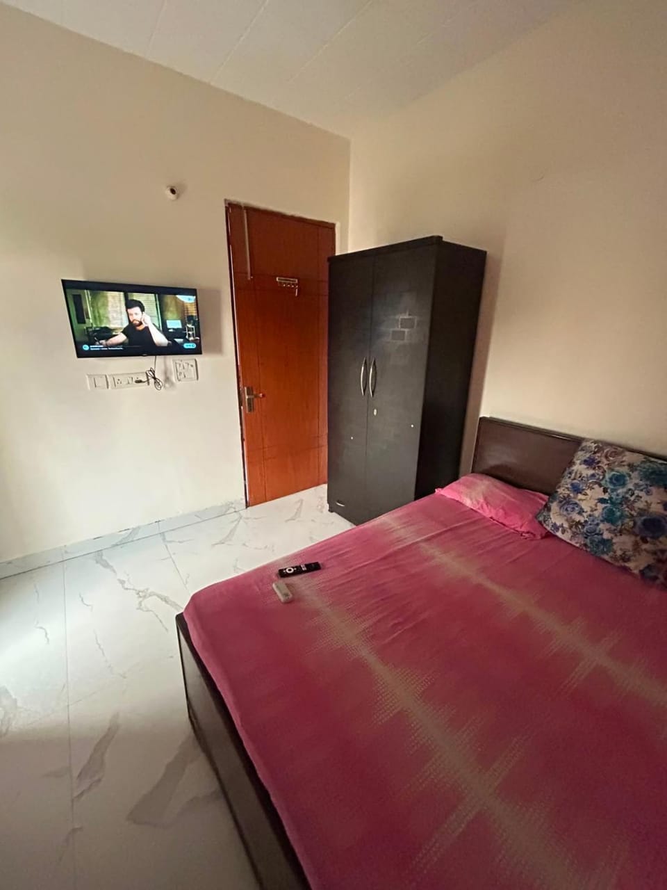 Whistler 1 BHK Serviced Apartment Overlooking Greens Apartment in New Delhi