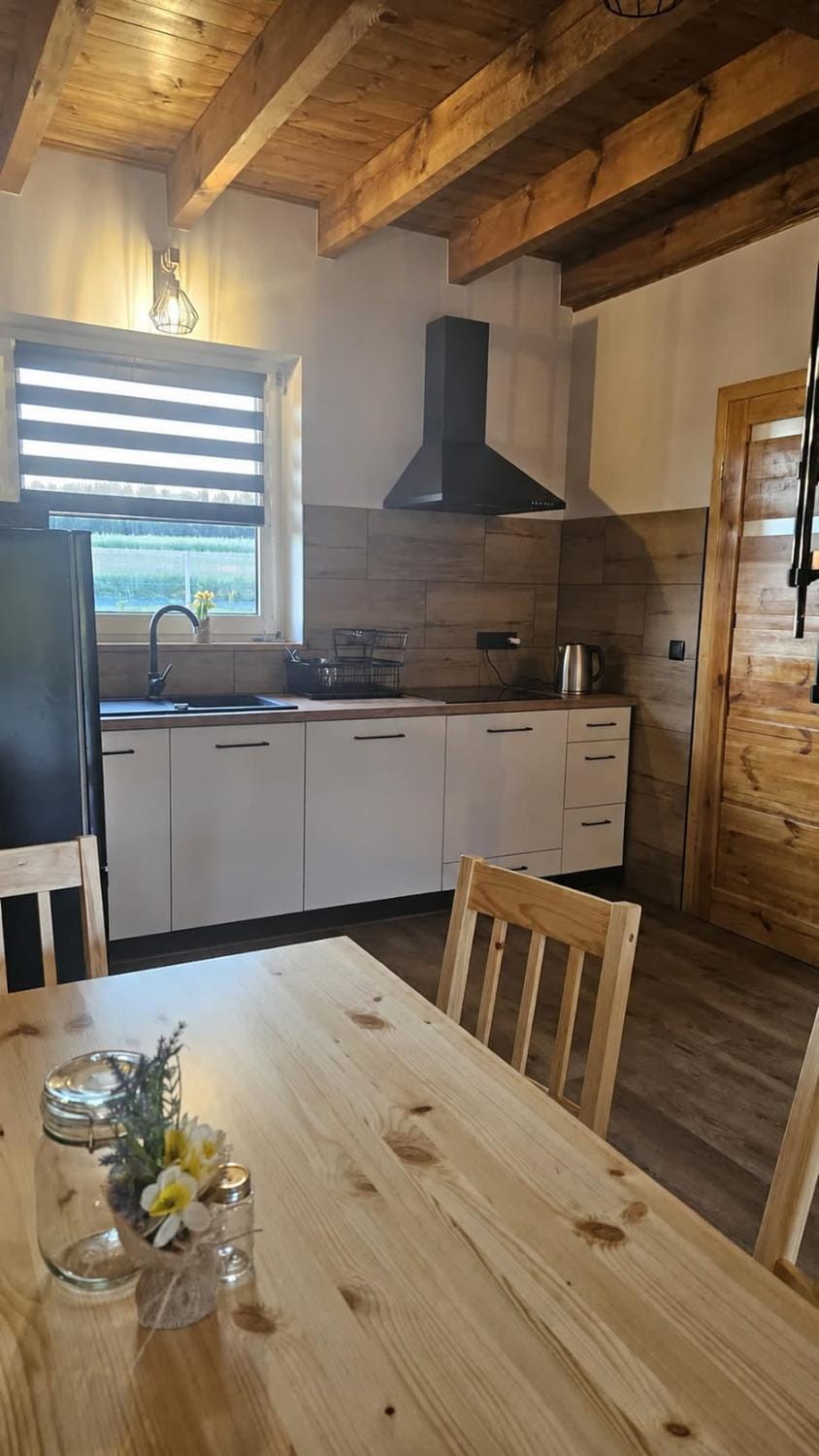 Domek nad jeziorem Czarne Dolne House in Pomeranian Voivodeship