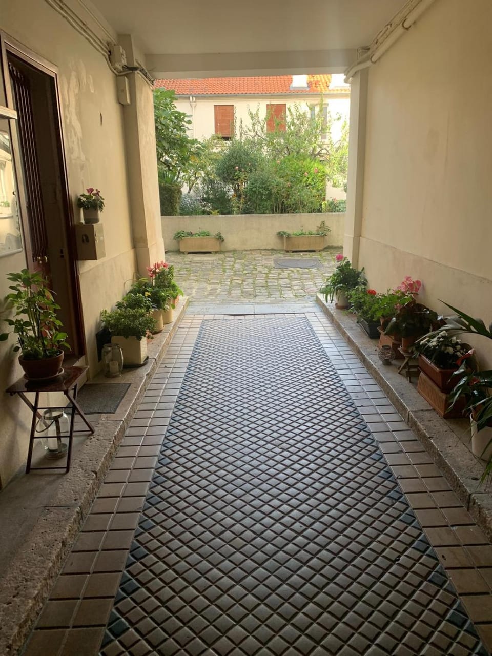 Facade/entrance