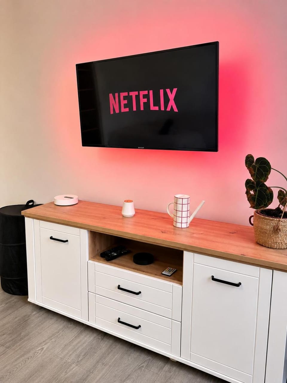 Communal lounge/ TV room, TV and multimedia