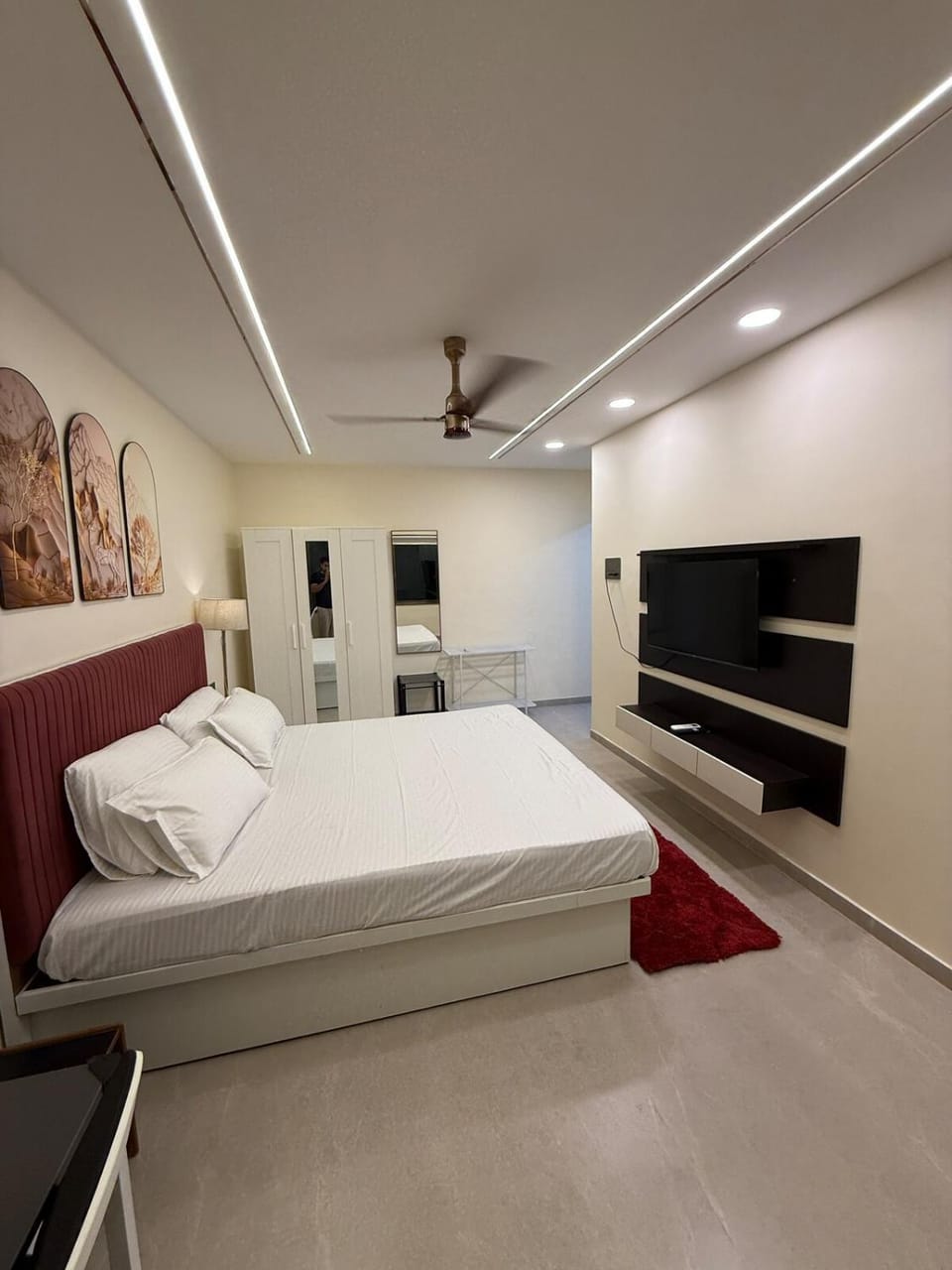 Emerald Suite with Riverview Koregaon Park Apartment in Pune