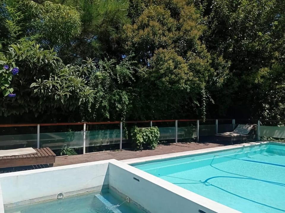 Hermosa casa en Valeria del Mar con parque y pileta House in Buenos Aires Province
