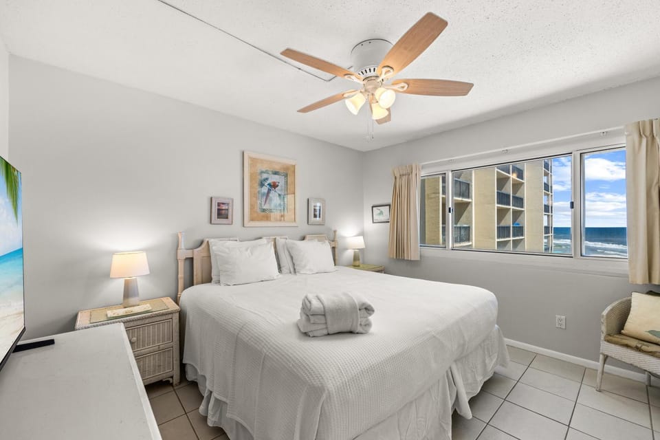 Bed, TV and multimedia, Photo of the whole room, Bedroom, Sea view, Sea view