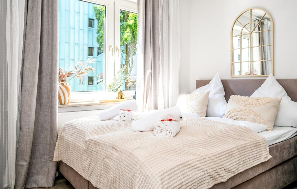 Bed, towels