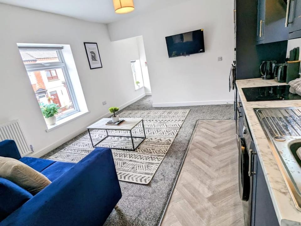 5 - Brand New 1 Bedroom Apartment With Wi-Fi Apartment in Stoke-on-Trent
