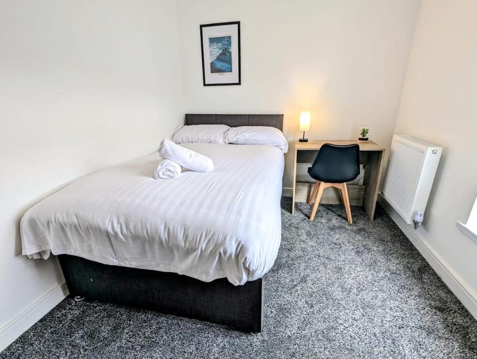 5 - Brand New 1 Bedroom Apartment With Wi-Fi Apartment in Stoke-on-Trent