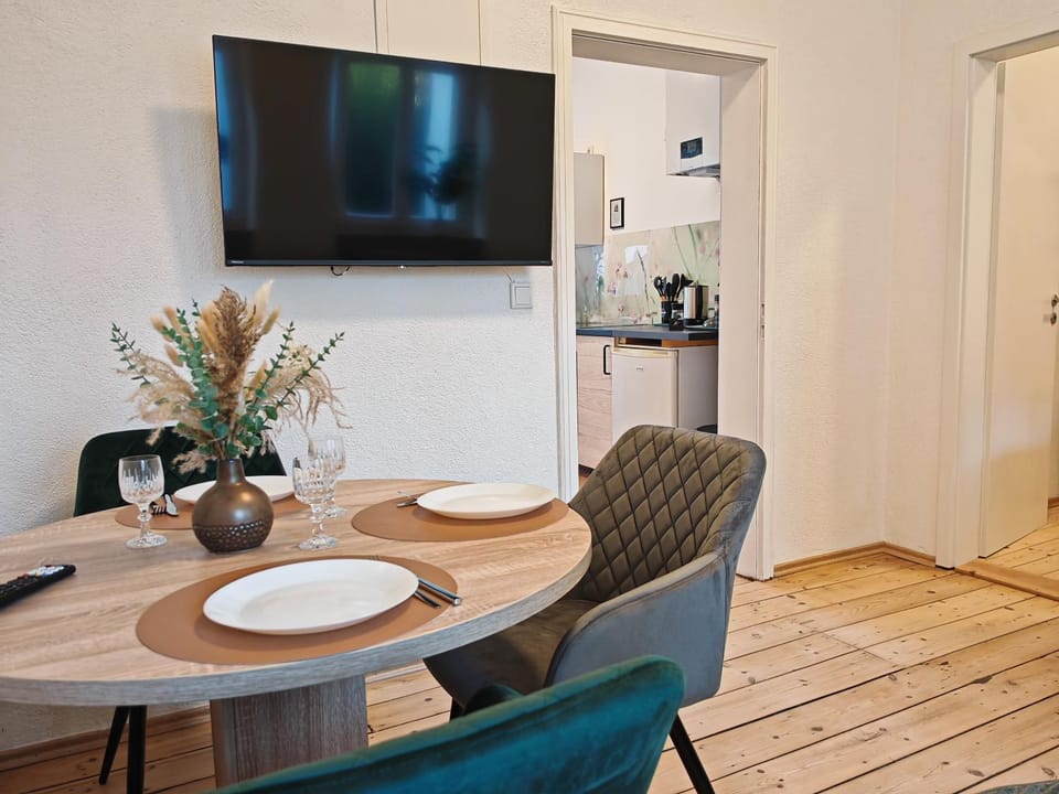 Dining area, Food