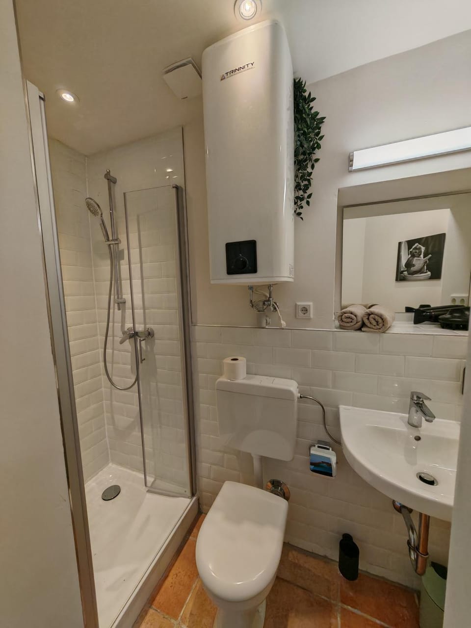 Shower, Toilet, Bathroom, towels
