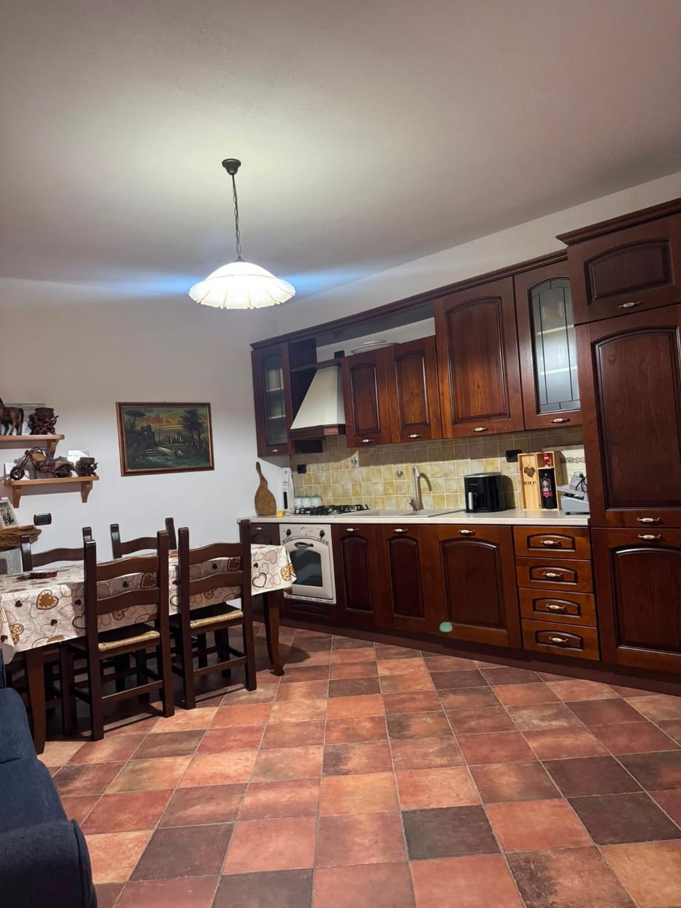Kitchen or kitchenette, Dining area, oven, stove