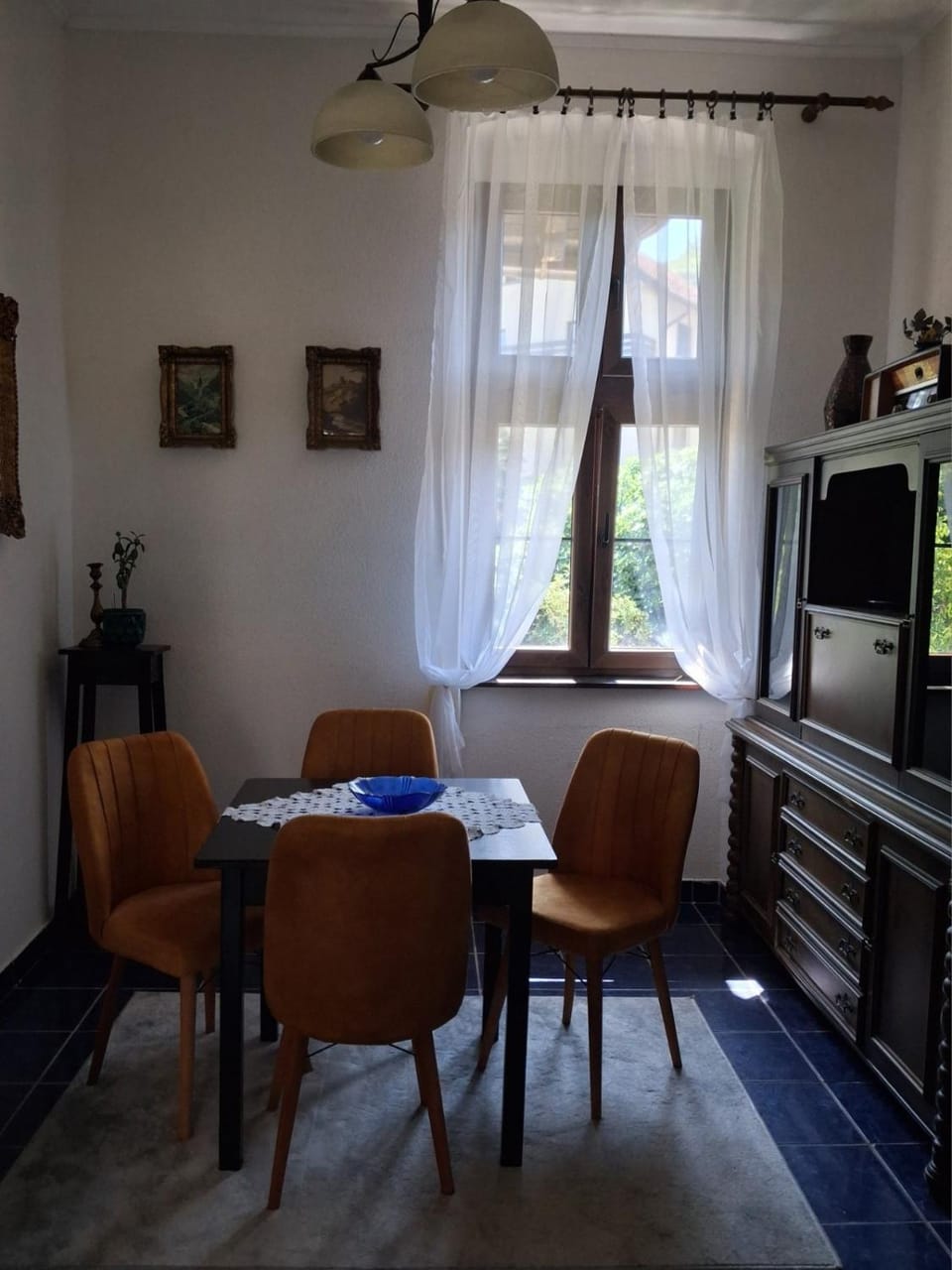 Dining area, kitchen