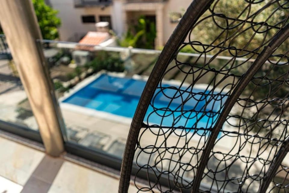 Balcony/Terrace, Pool view